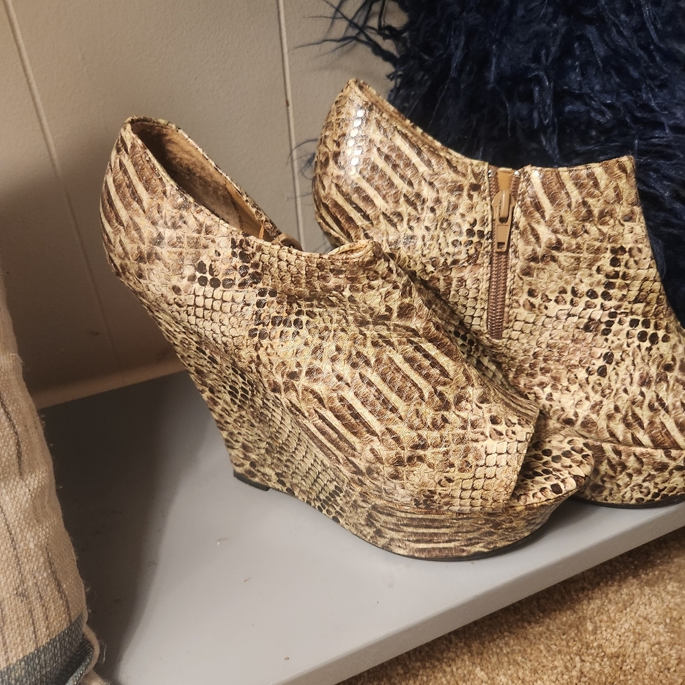 Women Wedges